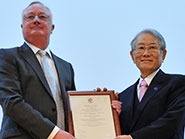 Dr Hiroshi Matsumoto receives his honorary degree from Bristol Vice-Chancellor Professor Sir Eric Thomas